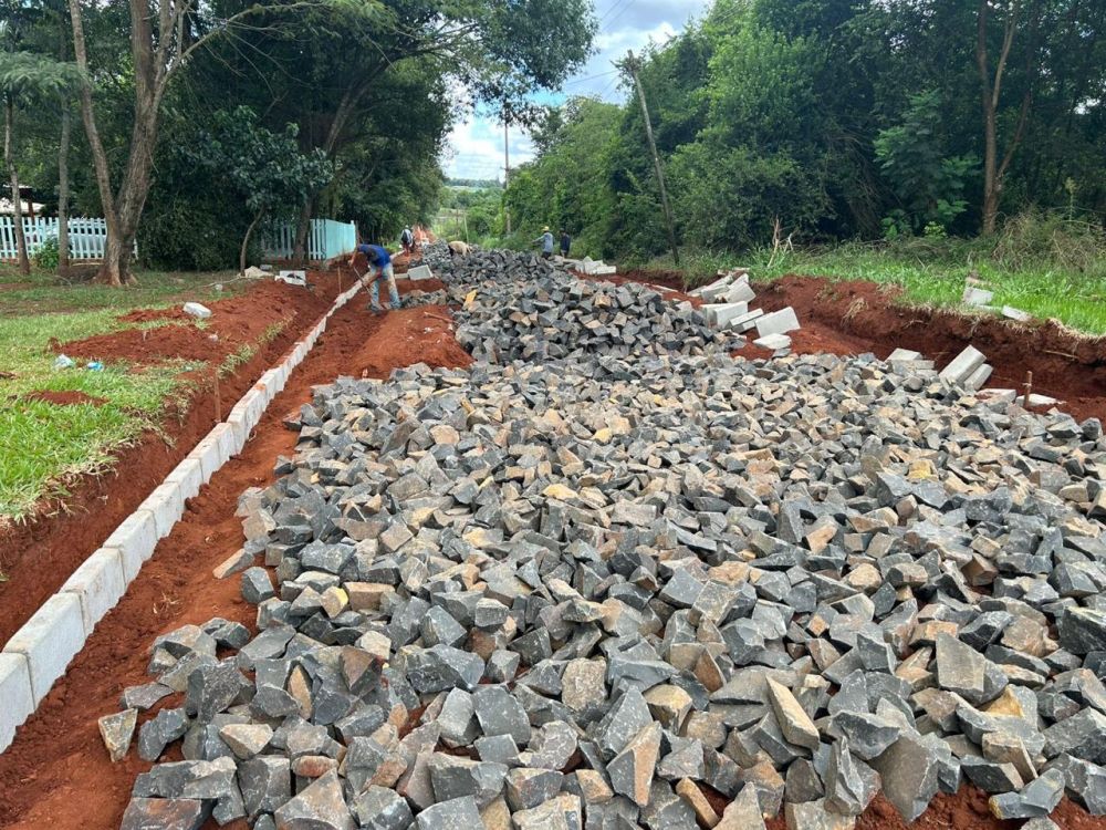 PAVIMENTO TIPO EMPEDRADO (2)